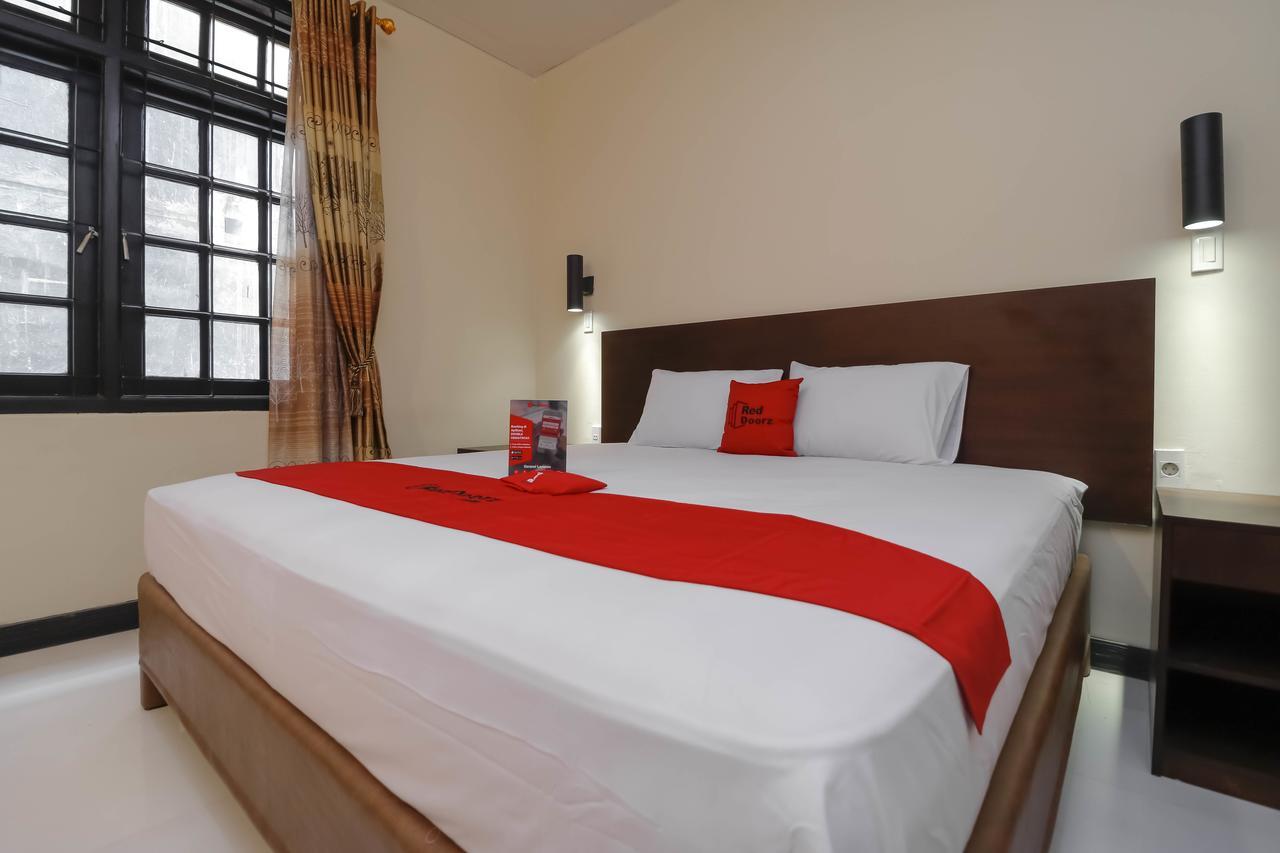 Reddoorz Plus Near Halim Perdanakusuma 2 Jakarta Exterior foto
