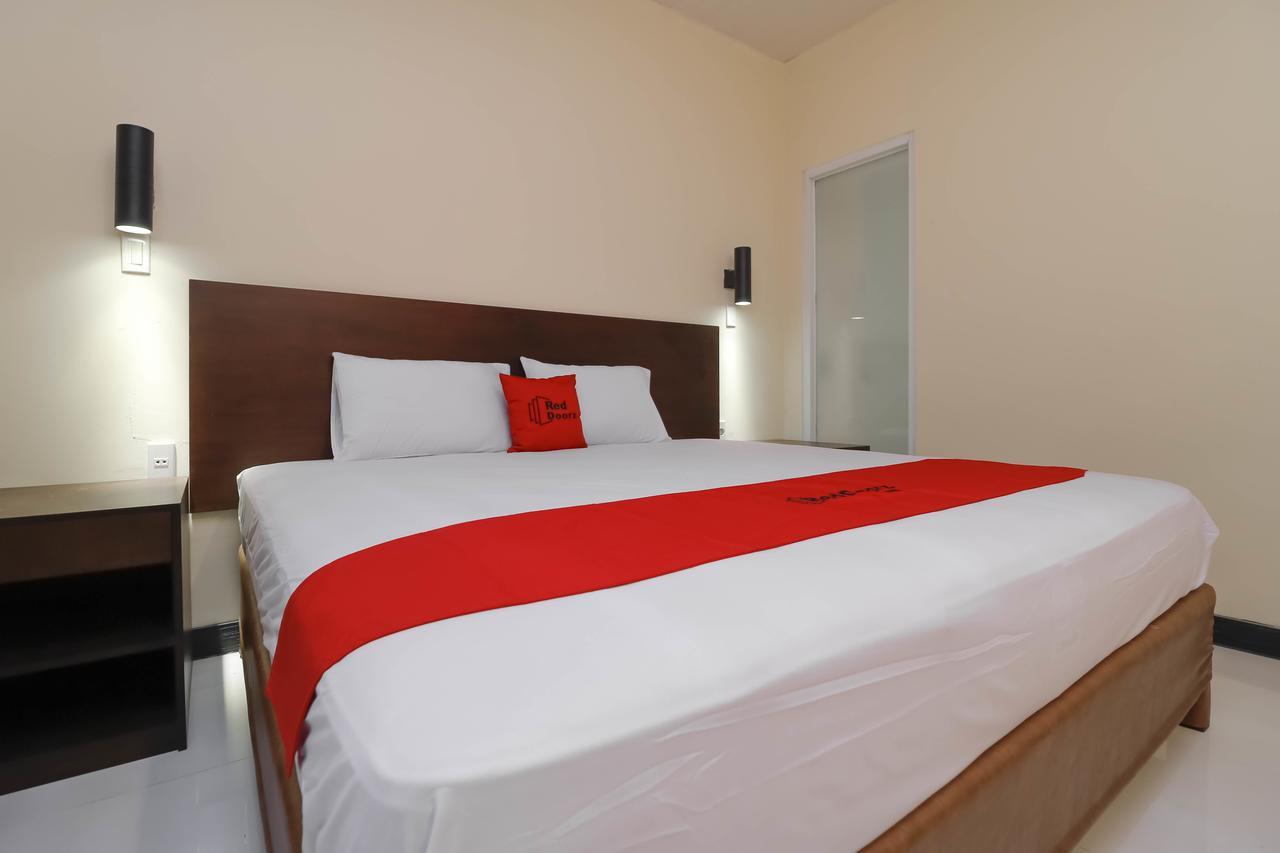Reddoorz Plus Near Halim Perdanakusuma 2 Jakarta Exterior foto